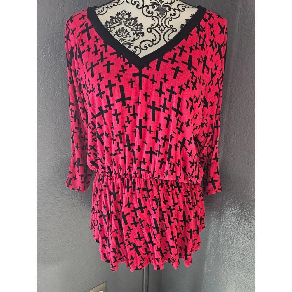 Women's Yummy Plus Blouse Cross Design Cold Shoulder Size 1X Red & Black Crosses